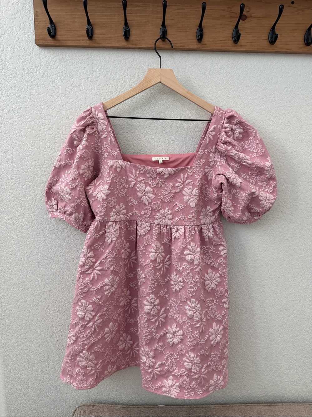 BaeVely / Baltic Born Pink Floral Embroidered Mini Dress — Large